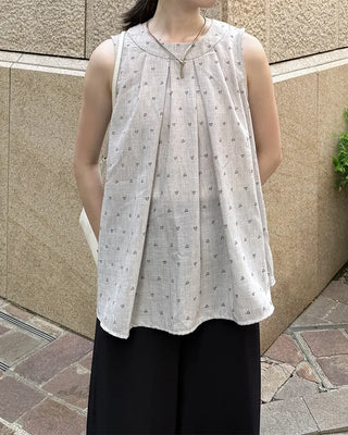 Heart pattern sleeveless blouse