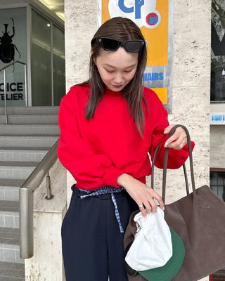 Simple cropped sweatshirt