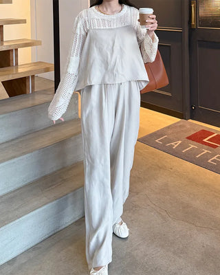 Simple wide banded slacks