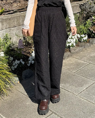 Lace banding pants