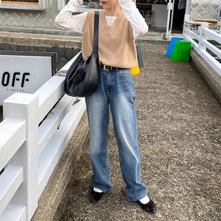 Basic V-neck knit vest