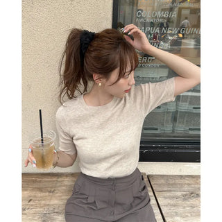 Ribbed round neck knit