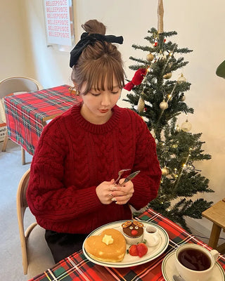 Cable Round Neck Knit