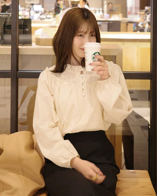 Neck frill blouse