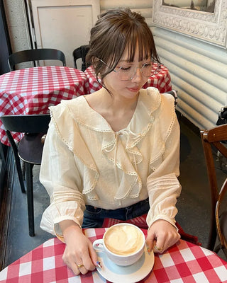 Frilled ribbon blouse