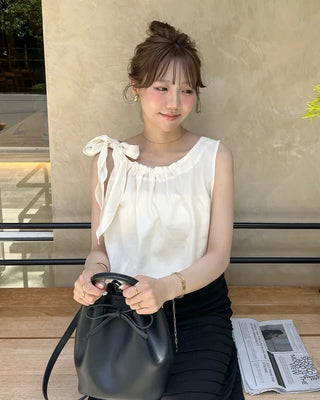 Shoulder ribbon bow tie sleeveless blouse