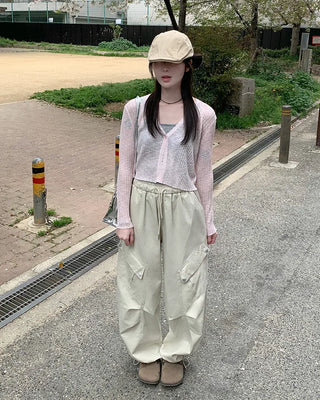 Cargo pants with elastic waistband and drawstring