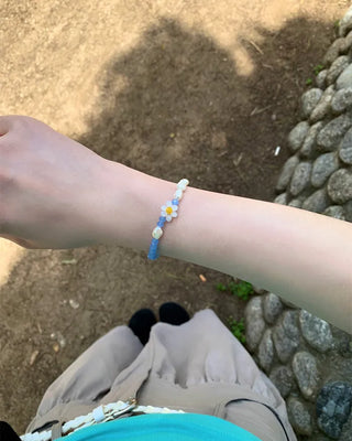 Daisy Flower Bead Bracelet