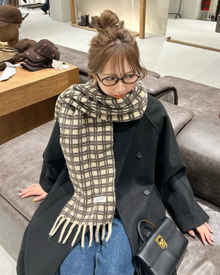 Big check fringe scarf