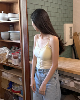 Lace button sleeveless top