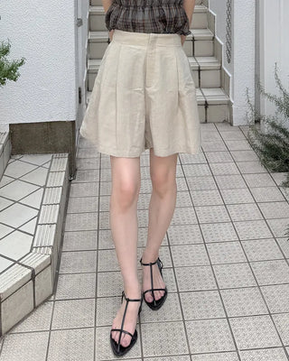 Two-pleat shorts