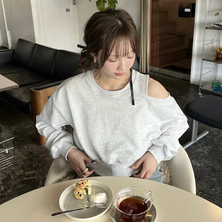 One-off shoulder cropped sweatshirt
