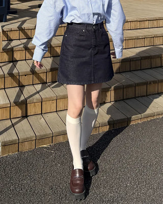 Simple low-rise denim short skirt