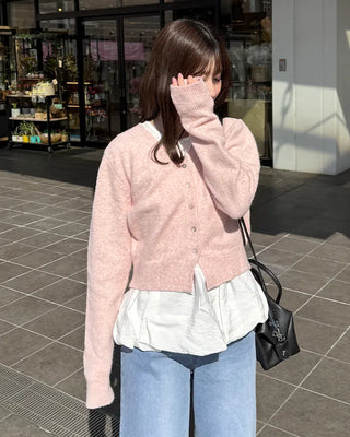 Simple cropped V-neck cardigan