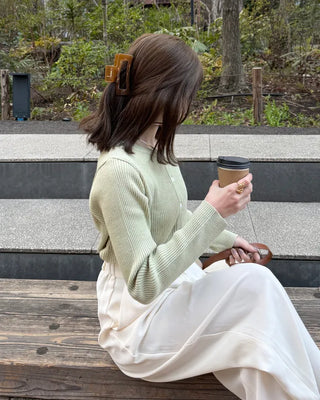 Ribbed round neck cardigan