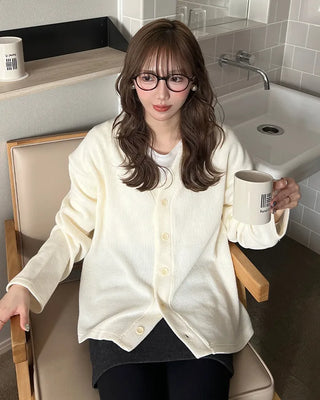 Oversized V-neck cardigan