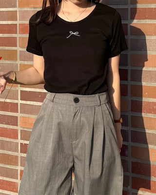 Ribbon patch point short-sleeve T-shirt