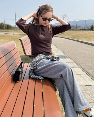 Oblong neck cropped sleeve T-shirt