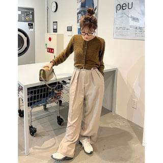 Belted pleated slacks