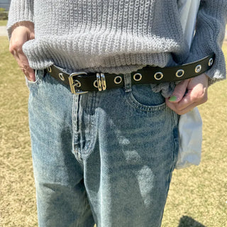 Eyelet belt