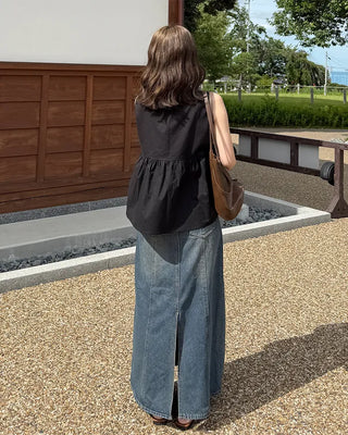 Slit-line long denim skirt