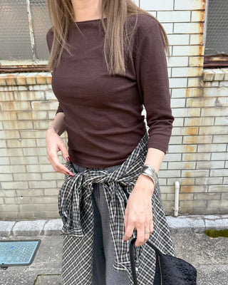Oblong neck cropped sleeve T-shirt