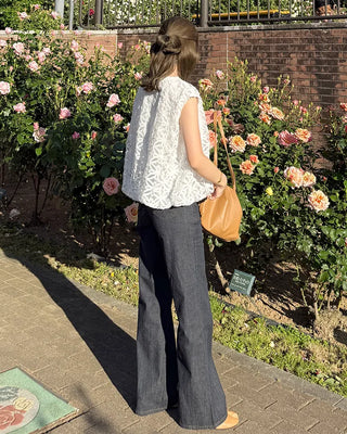 Flower pattern sleeveless blouse