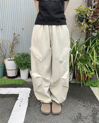 Cargo pants with elastic waistband and drawstring
