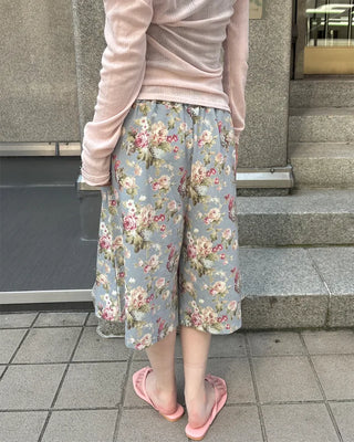 Flower pattern Bermuda shorts