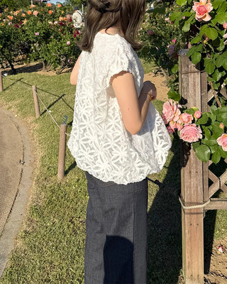Flower pattern sleeveless blouse