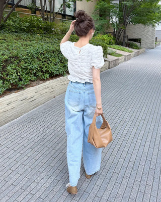 Side-point tapered denim pants