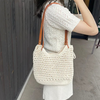 Knitted shoulder bag