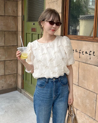 Embossed puff blouse