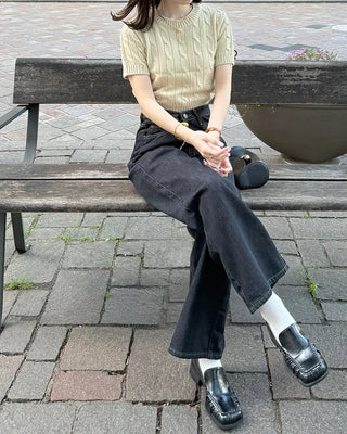 Round neck cable knit short sleeve knit