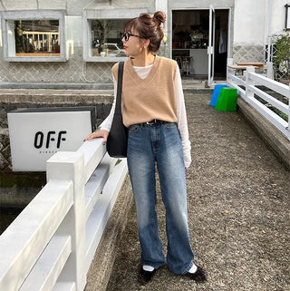 Basic V-neck knit vest