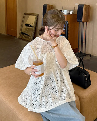 Balloon puff punching blouse