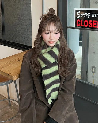 Colored border scarf