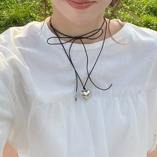 Metal heart strap necklace