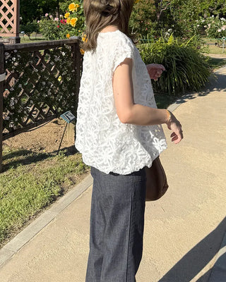 Flower pattern sleeveless blouse