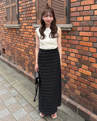 Simple ribbed boat neck sleeveless top