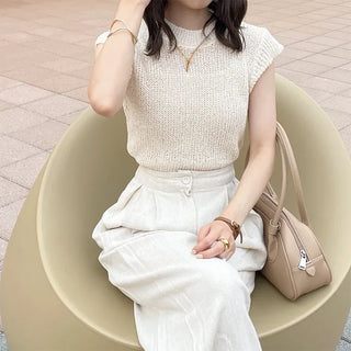 Sleeveless mock neck knit