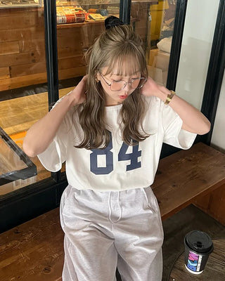84 Off-shoulder T-shirt