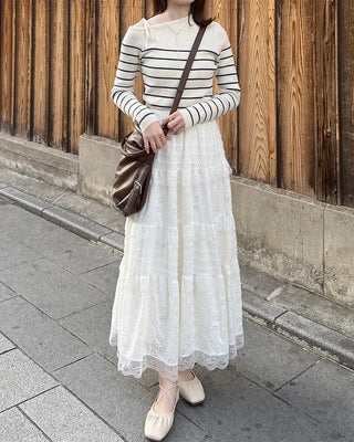 Flower punched long skirt