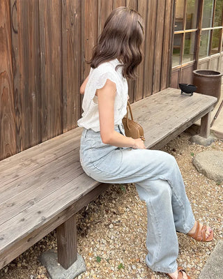 Wave Lace Sleeveless Shirt