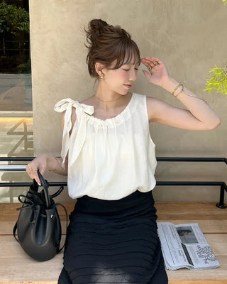 Shoulder ribbon bow tie sleeveless blouse