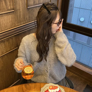 Loose-fit V-neck knit cardigan
