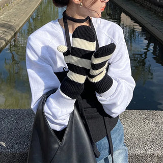 Border Touch Gloves