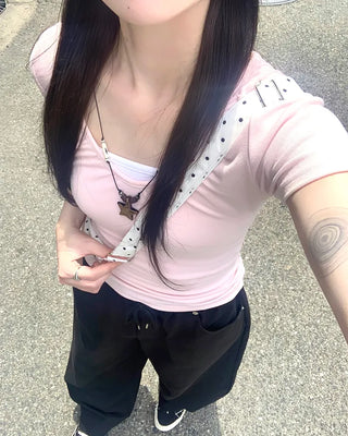V-neck shirred short-sleeved T-shirt