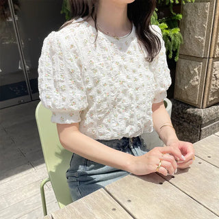 Flower pattern short-sleeved blouse