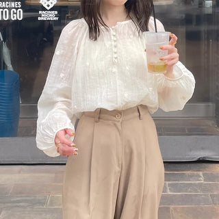 Button-point blouse